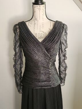 Tadashi Shoji Metallic Black Ruffled Sleeve Fitted Formal Top...size 6?